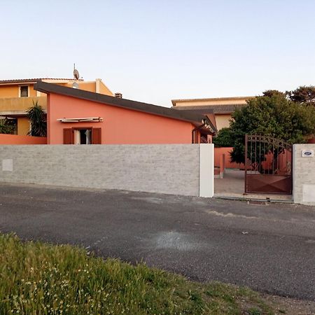 Casa Vacanze Santa Caterina Di Pittinuri  Eksteriør billede