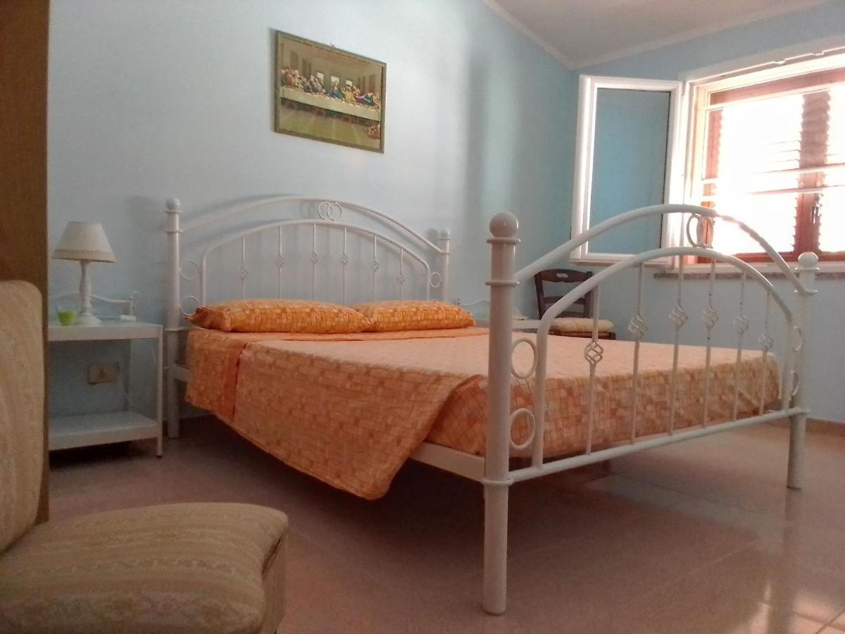 Casa Vacanze Santa Caterina Di Pittinuri  Eksteriør billede