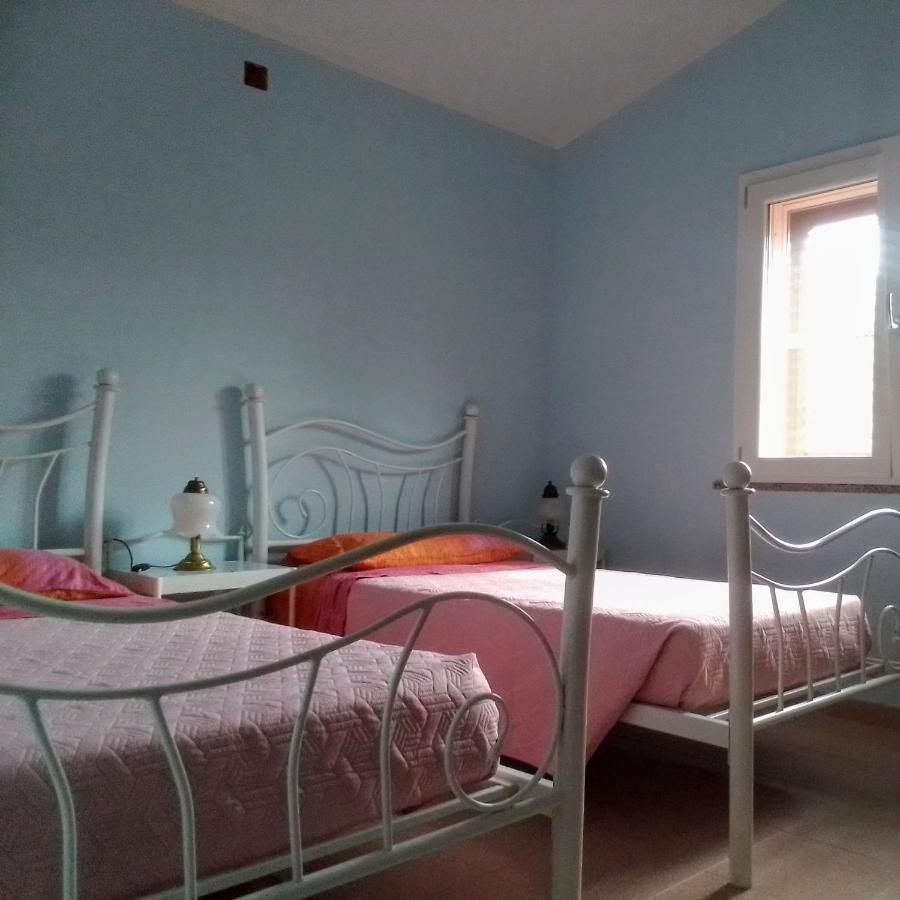 Casa Vacanze Santa Caterina Di Pittinuri  Eksteriør billede